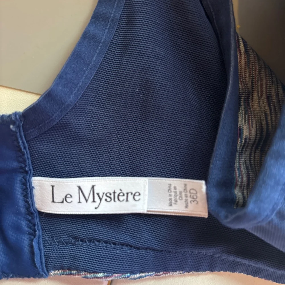 Le Mystere Navy Bra - EUC Size 36D